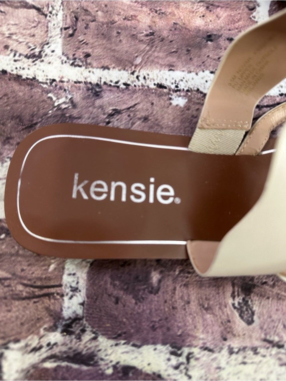 kensie Cream Scalloped Strap Toe-Loop Sandals - Picture 3 of 11